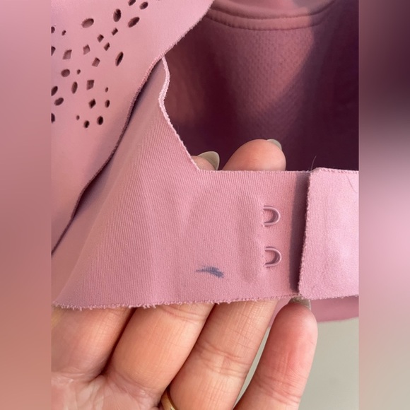 Victoria Sport Light Pink Clip Sports Bra - Picture 5 of 8